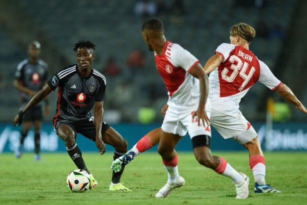 Orlando Pirates vs Cape Town Spurs