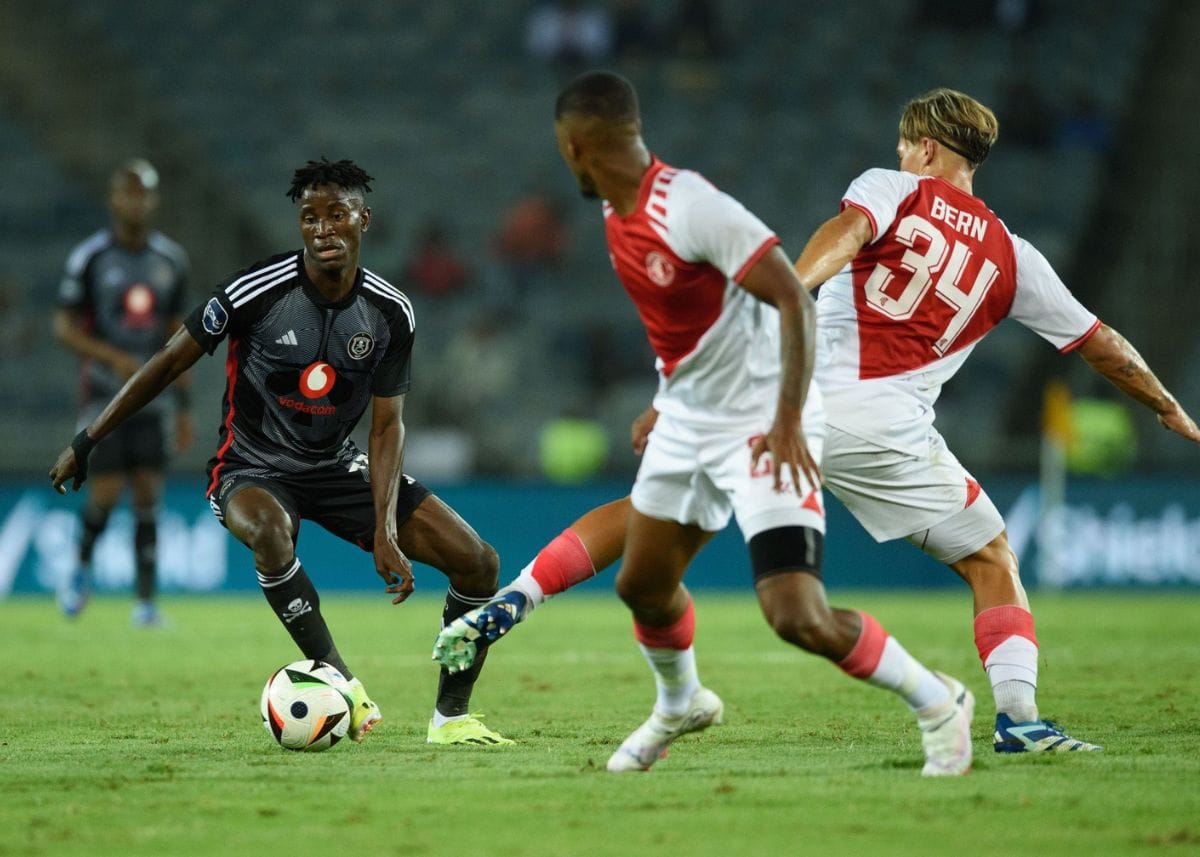 Orlando Pirates vs Cape Town Spurs