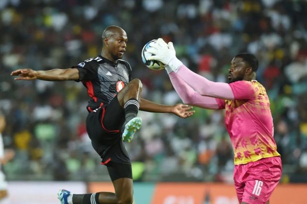 Orlando Pirates vs Cape Town Spurs