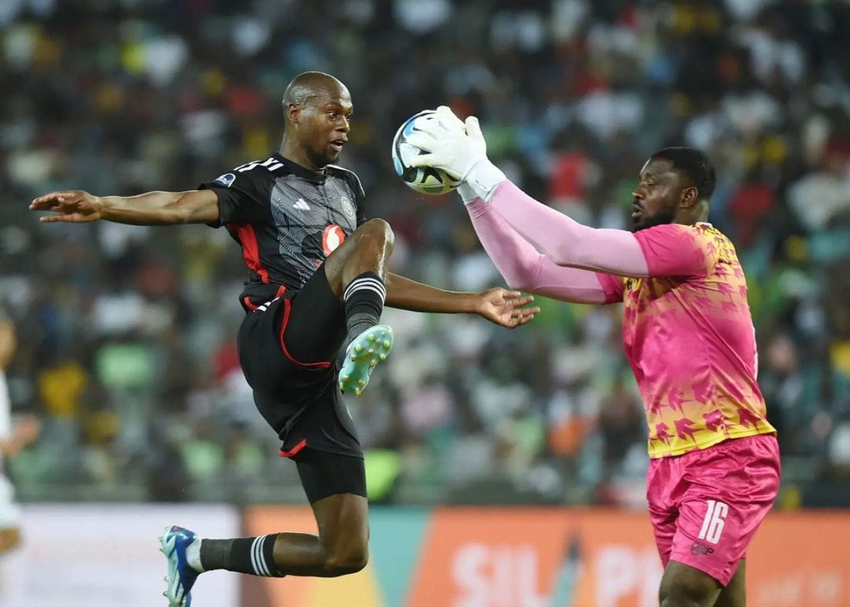Orlando Pirates vs Cape Town Spurs