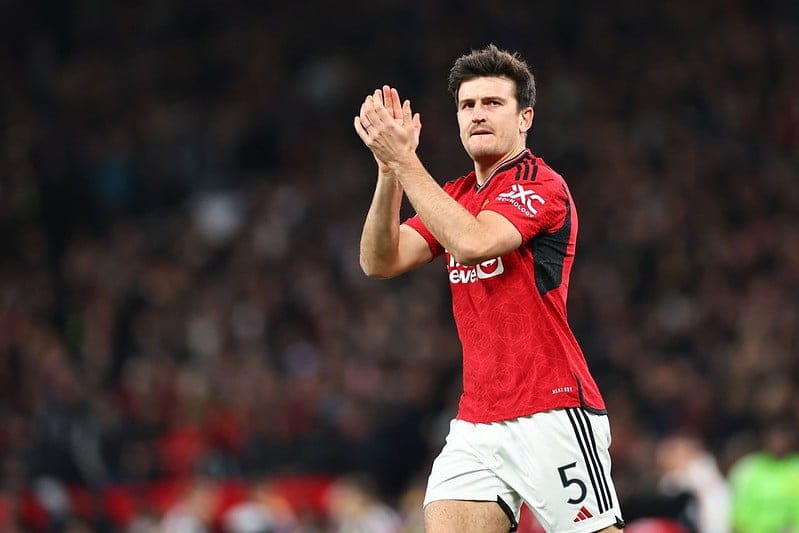 Manchester United end the match in 2-2 draw with Liverpool