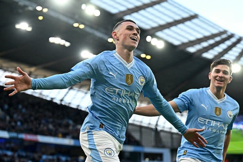 Manchester City defeats Aston Villa 4-1 with Foden's hatrick