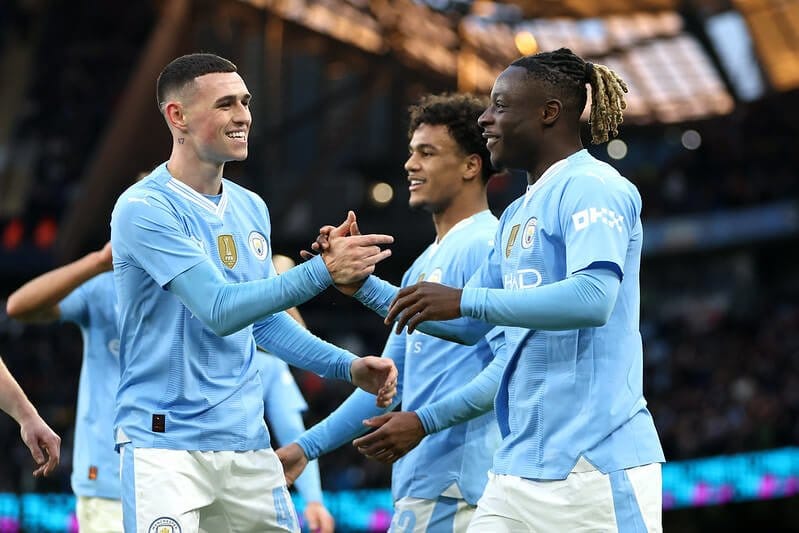 Manchester City continue their unbeaten after a victory against Aston Villa