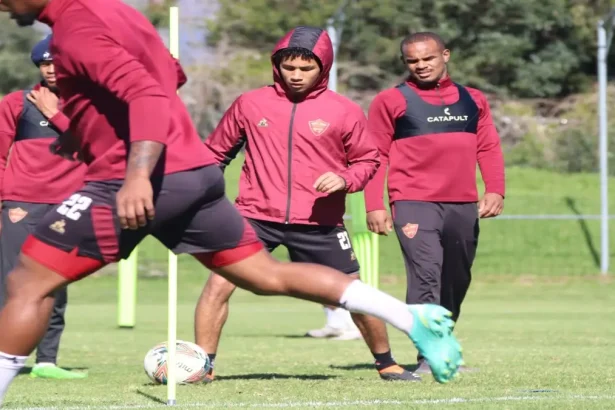 MTN8 Quarter-final Preview: Stellenbosch FC vs. TS Galaxy- A Battle for Semi-final Glory