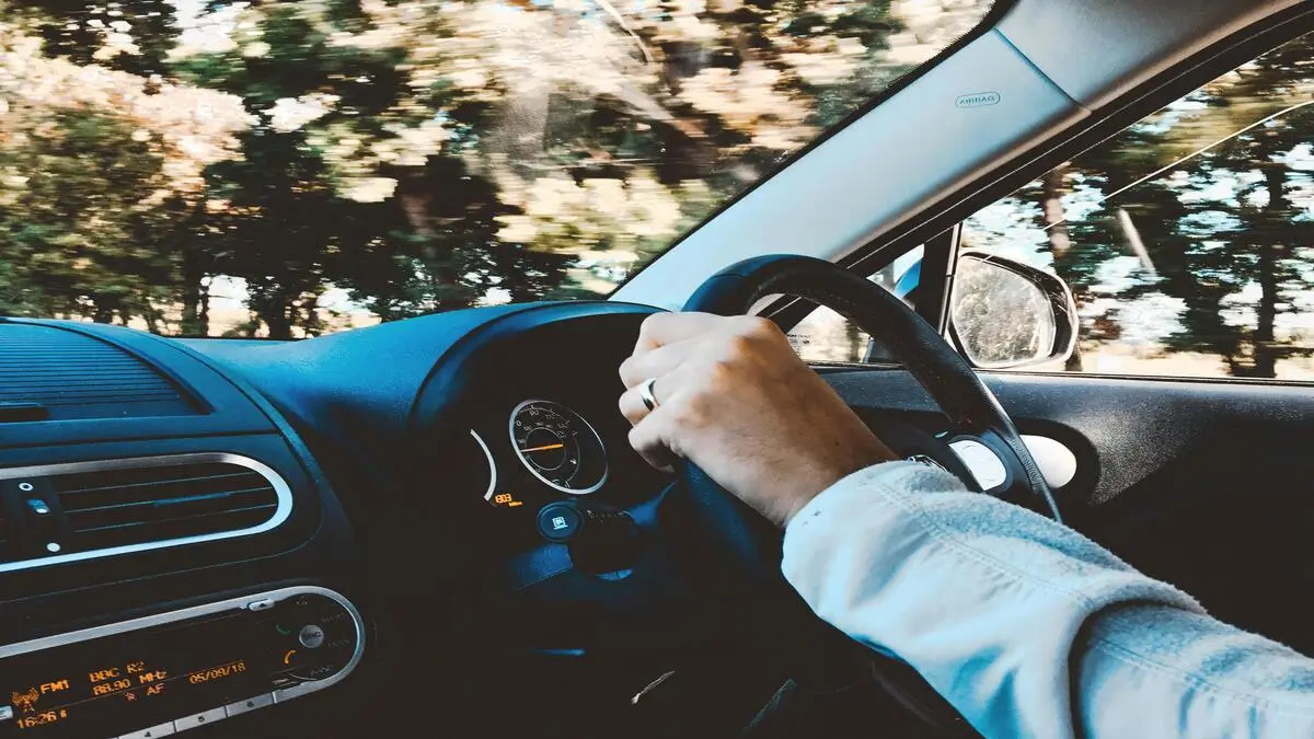5 Annoying Things That Drivers Do While Driving