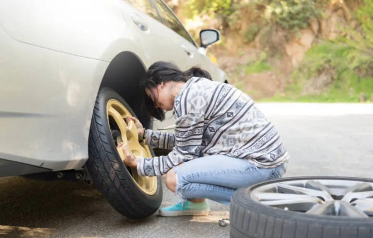 10 Easy Steps to Change a Tyre: A Handy Guide for Ladies on the Go