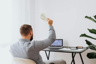 8 Passive Income Ideas to Earn Money from Home in 2024