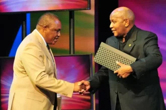 Irvin Khoza Honours Kaizer Motaung with R2 Million Gift