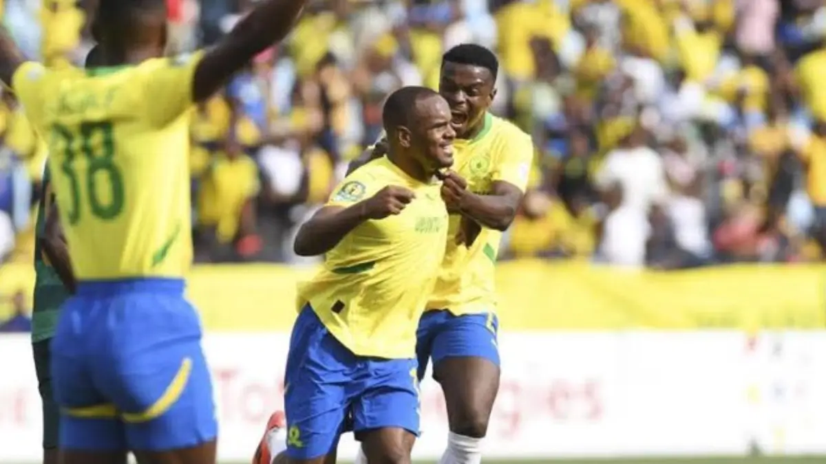 AmaZulu vs Sundowns - Rayners’ Late Heroics Seals 1-0 Victory for Ten-Man Sundowns