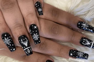 15 Christmas Inspired Nail Ideas You Should Try This Festive Season