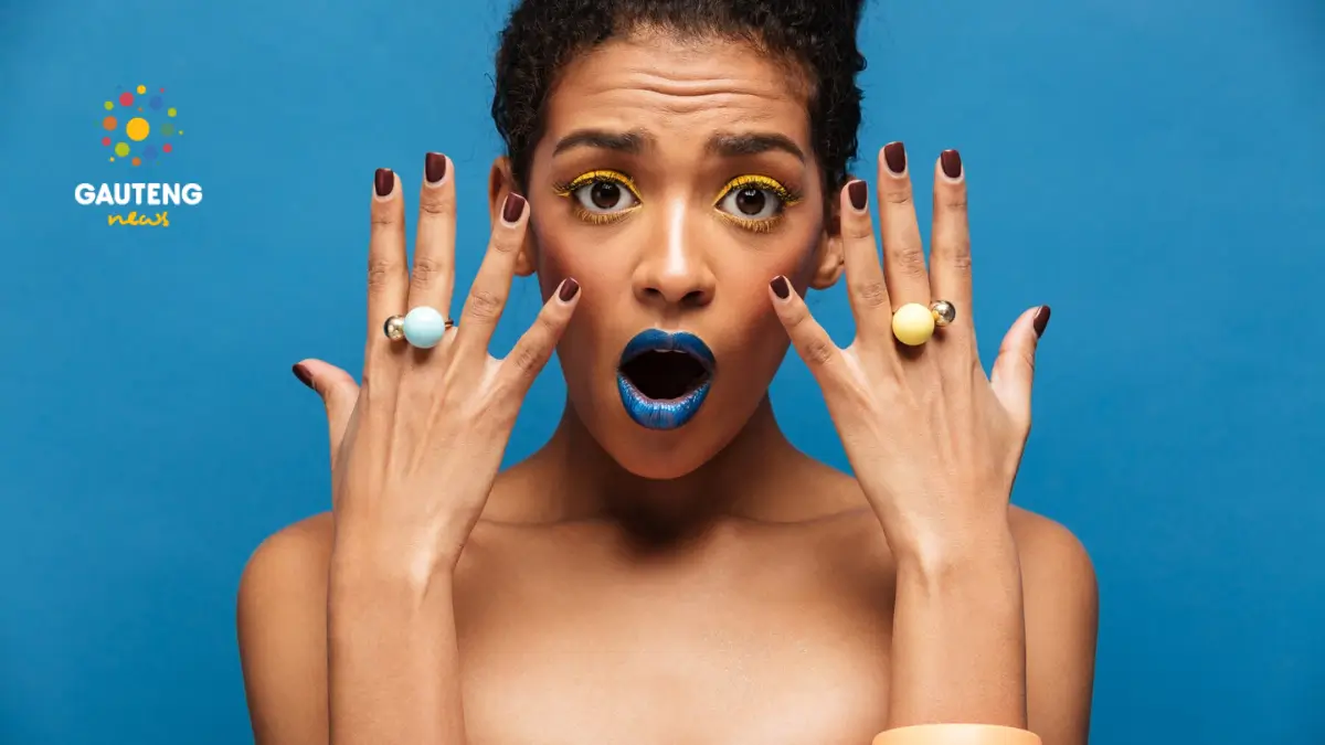 20 Stunning Short Nail Ideas for the Festive Season: Neutrals, Deep Tones, and Trendy Designs