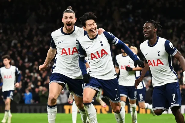 Tottenham Hotspur vs Manchester United - Tottenham Triumph 4-3 Over United in EFL Cup Thriller