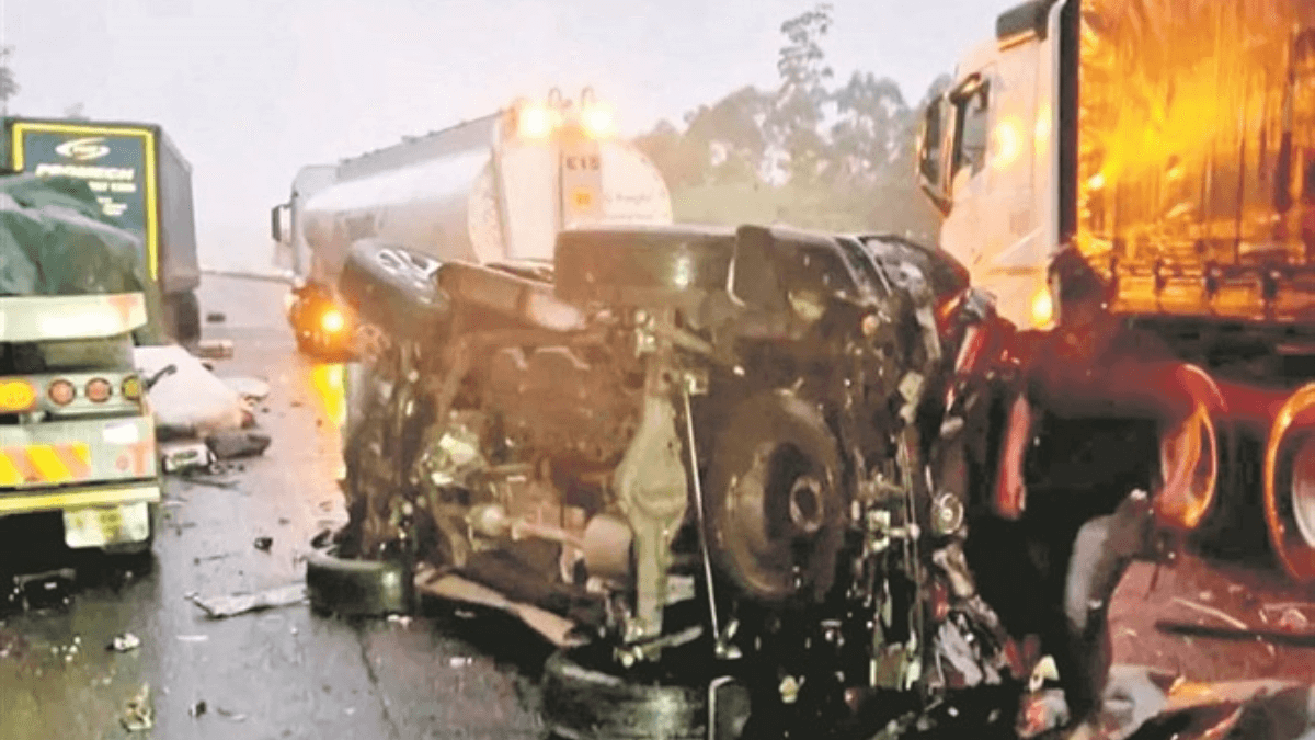 Tragic N3 Crash Near Van Reenen’s Pass Claims 18 Lives
