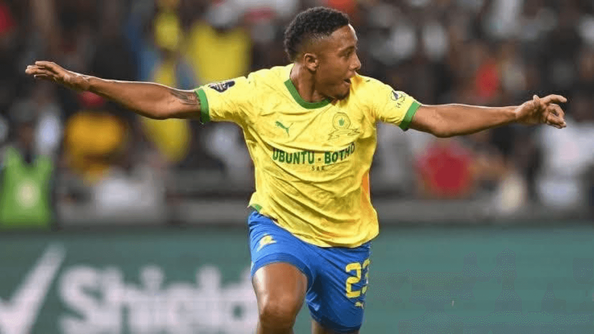 Mamelodi Sundowns celebrate after defeating Orlando Pirates 4-1 in the Betway Premiership