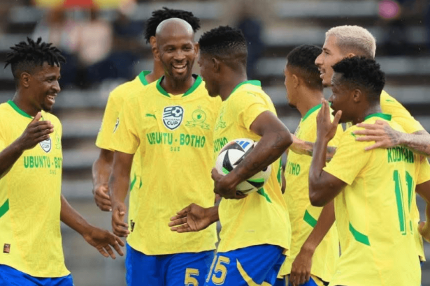 Mamelodi Sundowns vs Mpheni Home Defenders