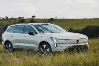 Volvo EX90 Named Finalist for 2025 World Luxury Car Ahead of South African Debut