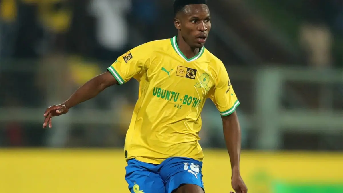 Could Themba Zwane Add His Experience to Kaizer Chiefs' Youthful Squad