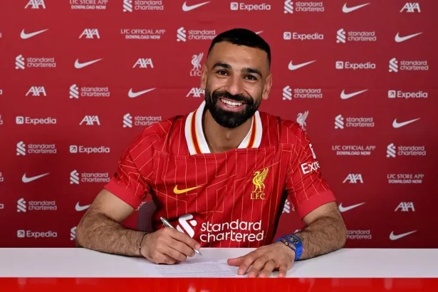Mohamed Salah's New Deal Shakes Up EPL Wage Rankings Top 10 Highest-Paid Stars Revealed