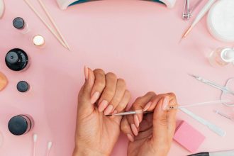 15 Short Winter Nail Ideas You Should Try in 2025