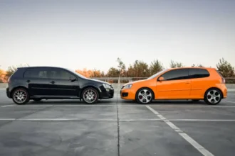 Supercar Drivers Break Road Rules Participating in Illegal Street Racing in Cape Town