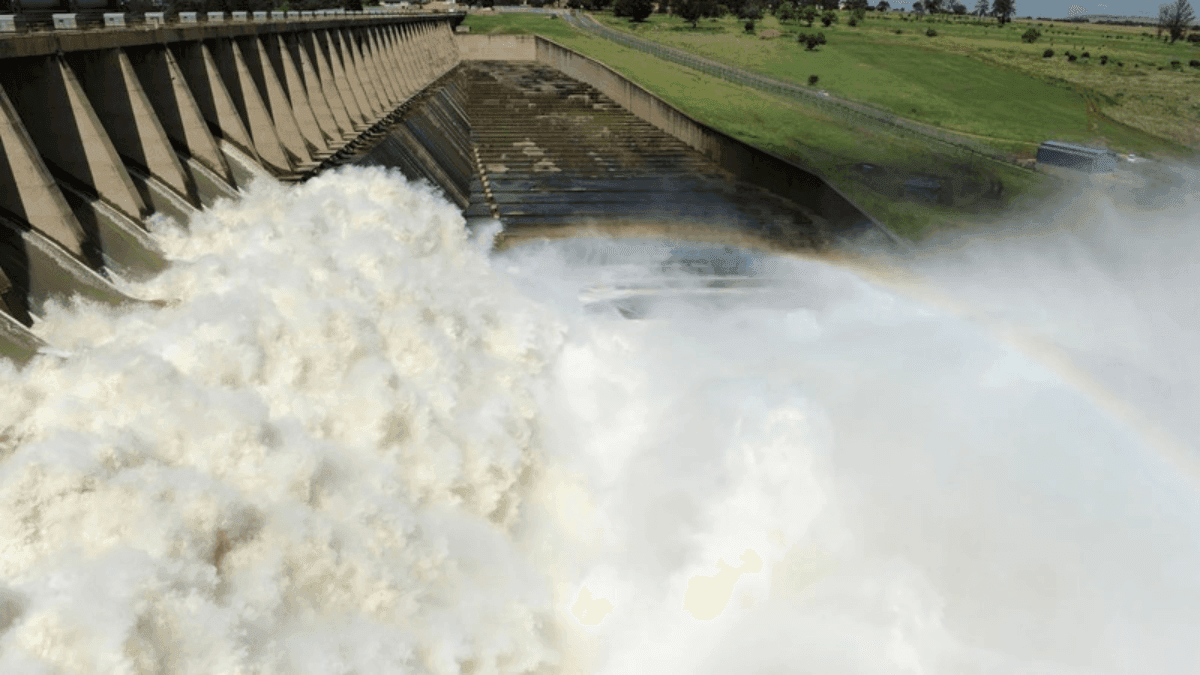 Deneysville Residents Evacuate as Fifth Sluice Gate Opens at Vaal Dam Causing Flood Risks
