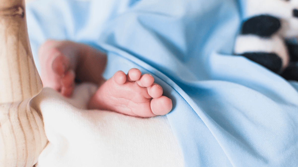 Heartbreak for Mother Who Gave Birth to Twins 14 Days Apart in Different Provinces