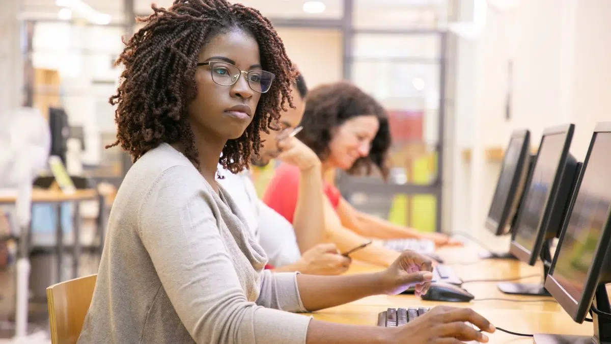 How Much Do Administrative Clerks Earn in 2025? 59 How Much Do Administrative Clerks Earn in 2025?