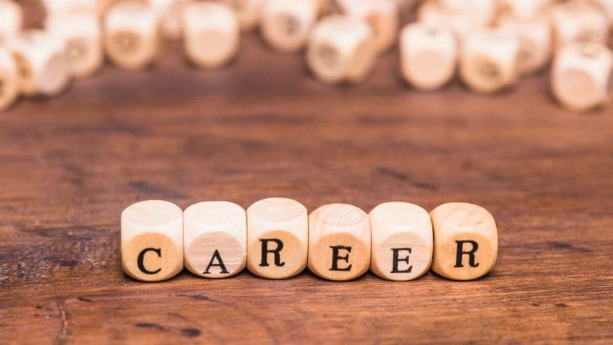 How to Leverage Online Platforms for Career Advancement in 2025