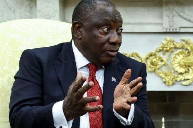 Ramaphosa Jokes About Trump Meeting Saying He Flinches When the Lights Dim After That Oval Office Clip