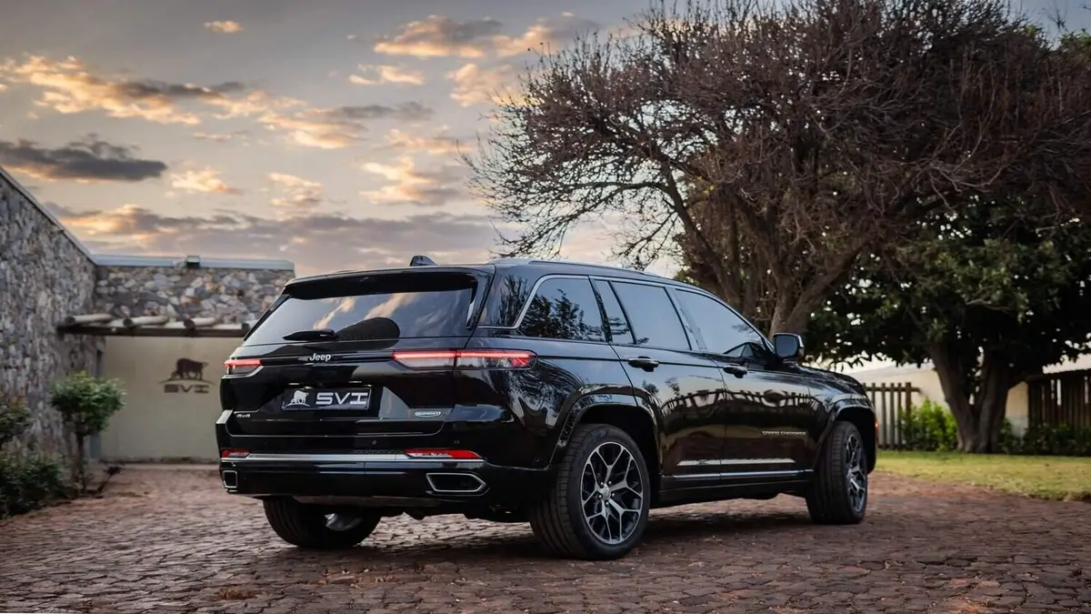 Jeep Grand Cherokee Upgraded with SVI’s AK47 Protective Suit Stellantis-Approved B4+ Package