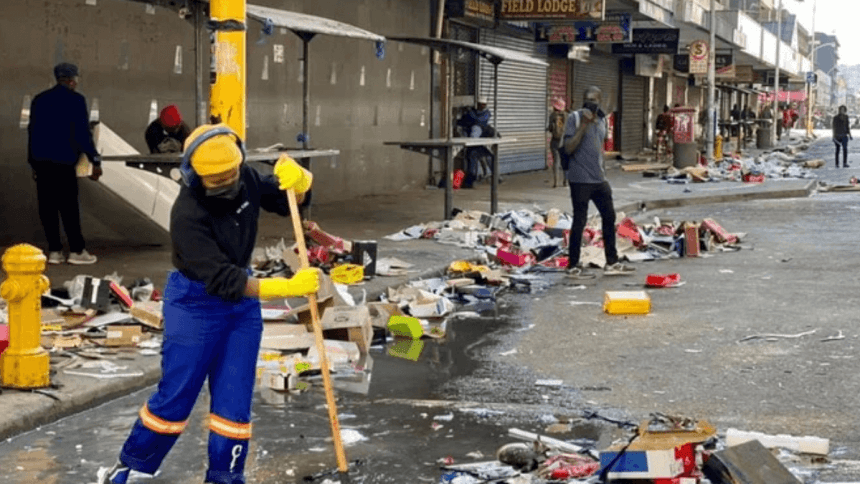 1 Million Kg of Trash Cleared in Johannesburg CBD, but Residents Say It Made No Difference