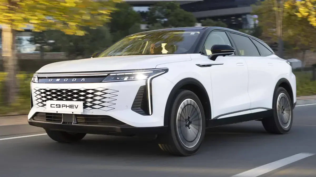 Omoda Launches 1,100km Hybrid SUV in South Africa Pricing, Features & Performance