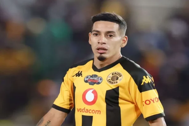 Kaizer Chiefs Edge Richards Bay to Extend Perfect Start
