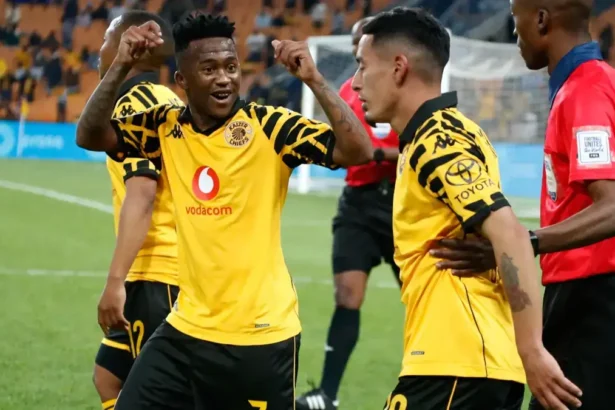 Kaizer Chiefs Eye Perfect Start Against Defending Champions Sundowns