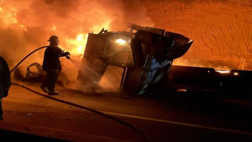 7 Dead in KZN Car Crash Horrors as Truck Ploughs Into Vehicles