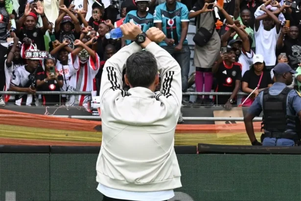 “We Told You So!” — Orlando Pirates Fans React to Riveiro’s Al Ahly Exit