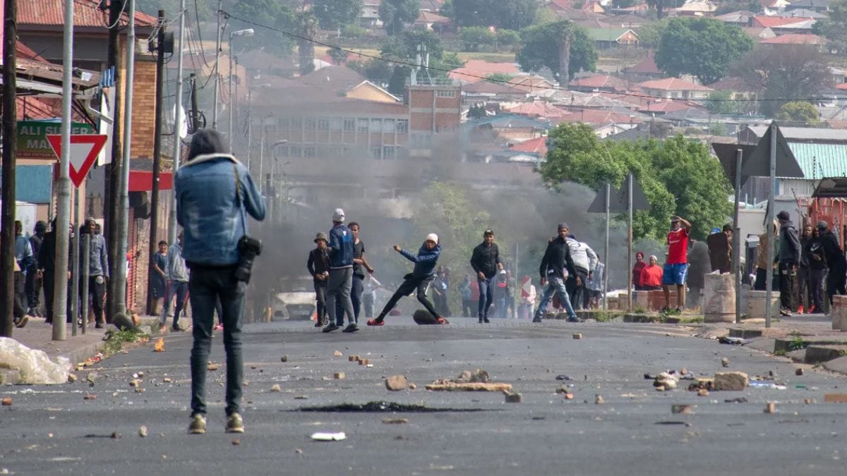 Joburg Water Protests: Police Shoot Rubber Bullets at Journalists, Including Residents
