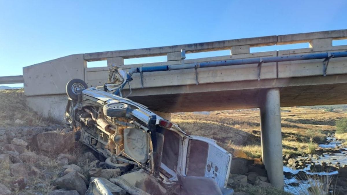 Taxi Driver With Learner’s Licence Arrested After Crash Injures 20 Pupils