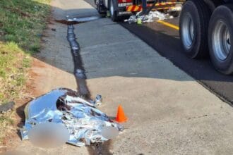 Two Pedestrians Killed While Trying to Cross The R21