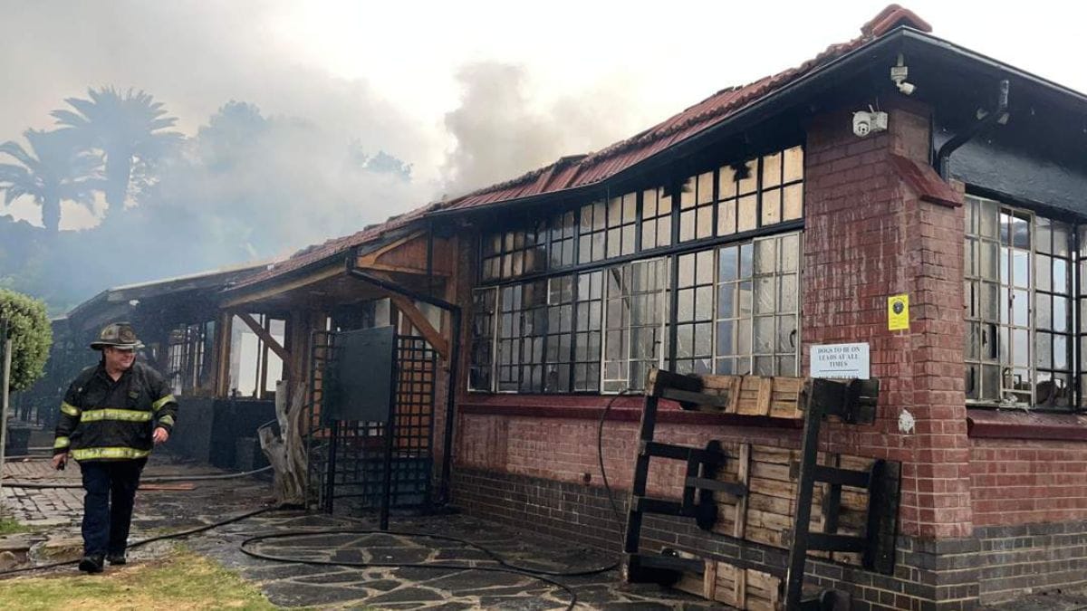 Fire Breaks Out at Zoo Lake Clubhouse